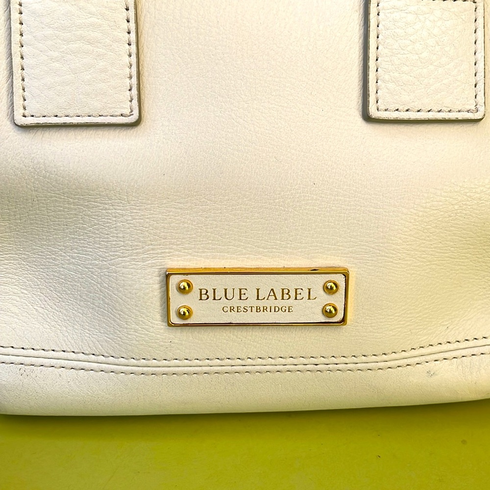 White/gold Blue Label Crestbridge of Burberry pebbled leather mine bag - Picture 6 of 16